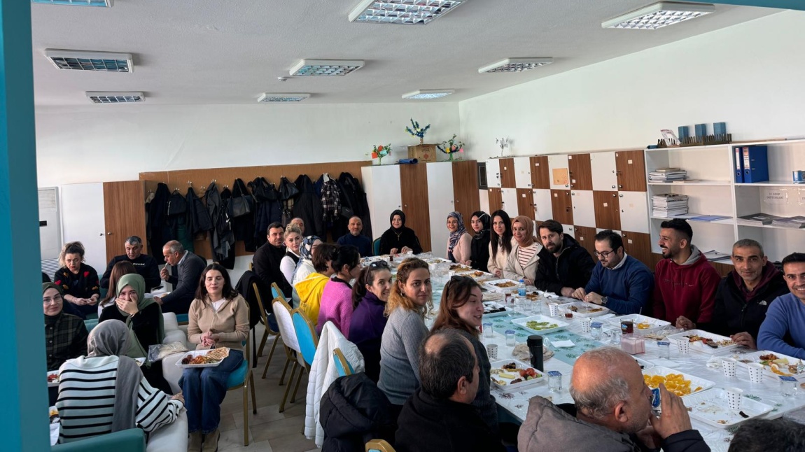 Okulumuz Öğtretmenleriyle Kahvaltı Etkinliği.